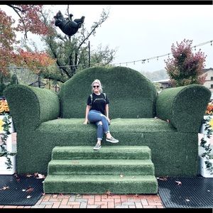 Meet your Posher, Whitney